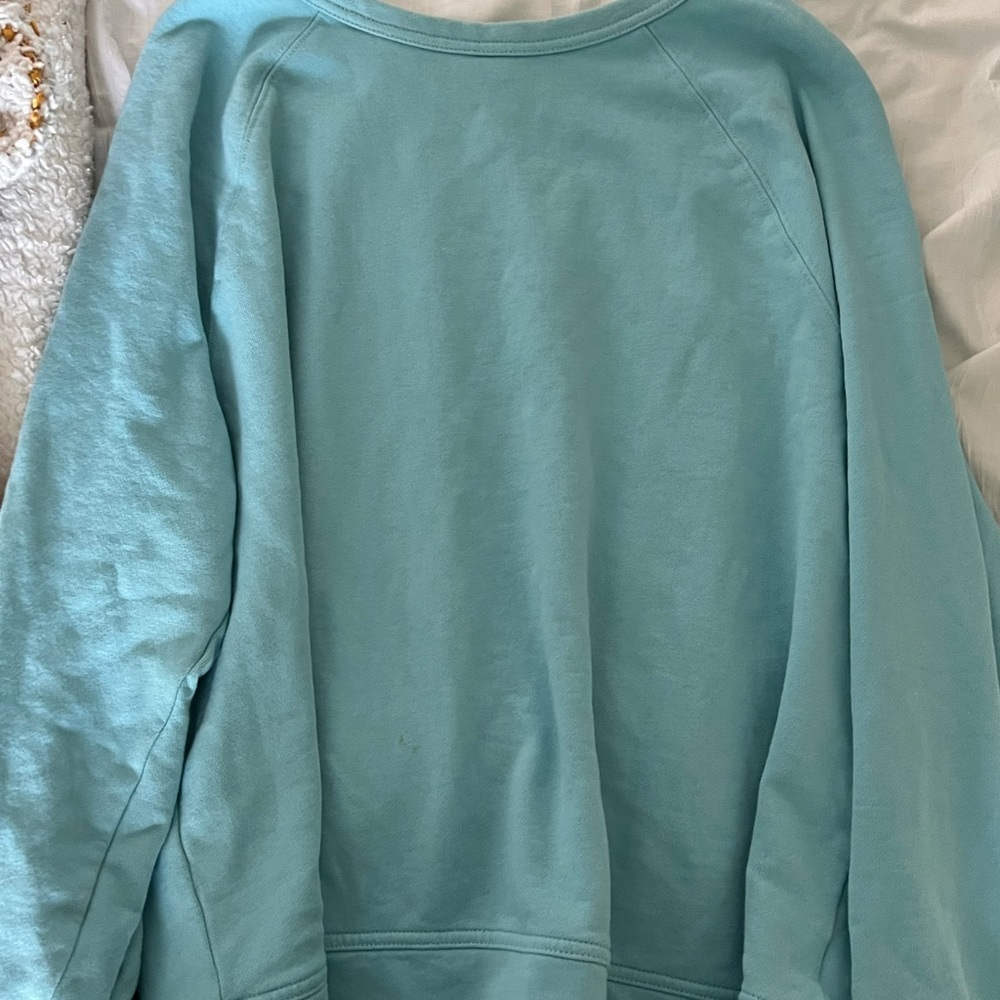 Universal thread crew neck